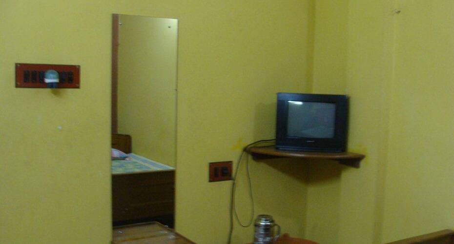 Riya Guest House, Bolpur 4